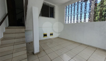 Sobrado à venda ou para alugar com 2 quartos em Vila Marieta, São Paulo, SP