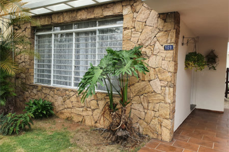 Casa à venda com 3 quartos, sendo 1 suíte, em Santo Amaro, São Paulo, SP