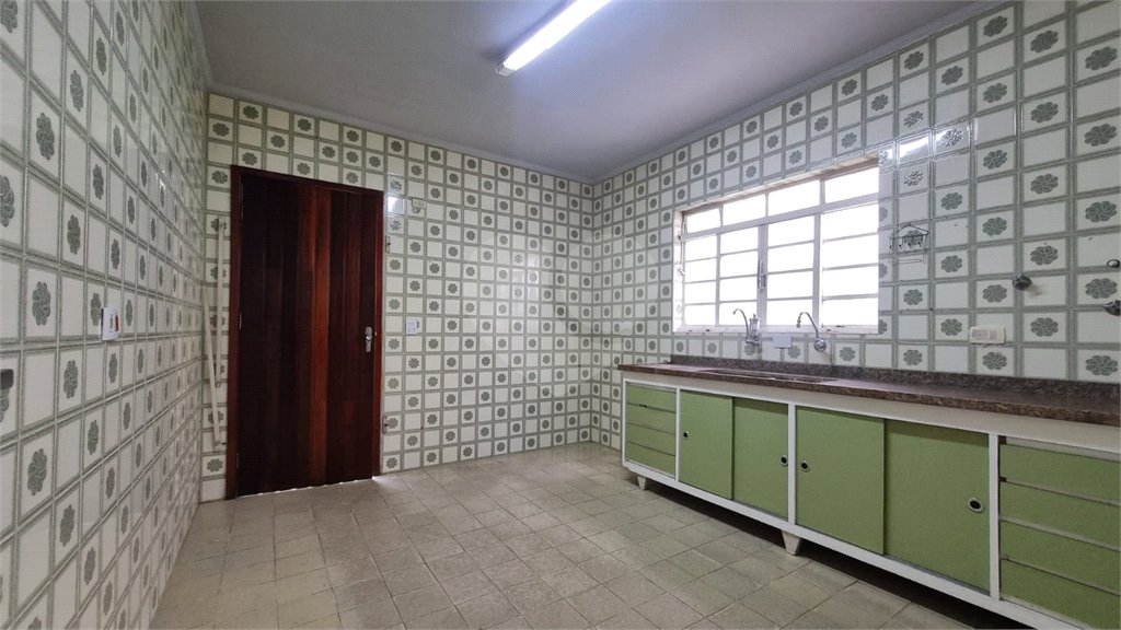 Sobrado para alugar com 3 quartos, sendo 1 suíte,  em Vila Alexandria, São Paulo, SP