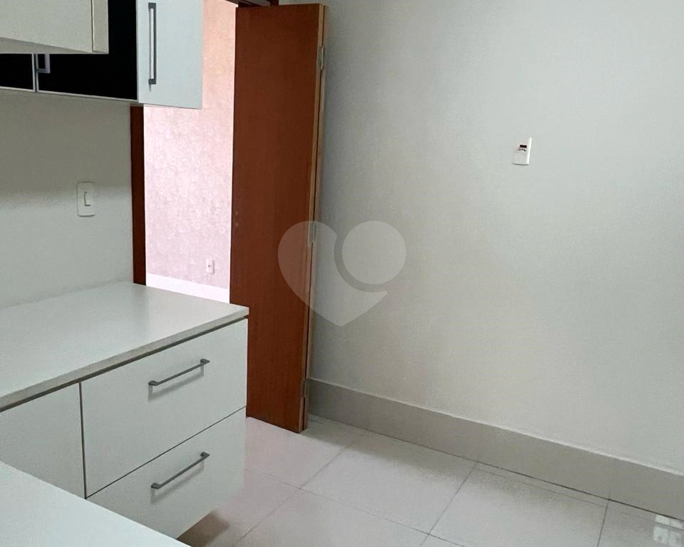 Apartamento à venda com 3 quartos, sendo 1 suíte, no Centro, Itapetininga, SP