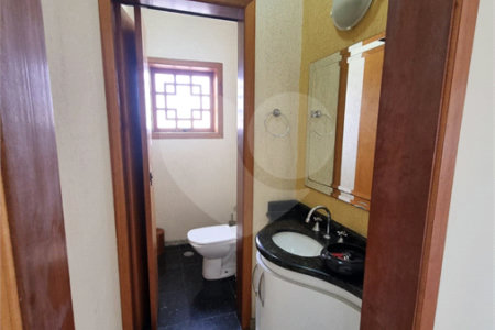 Sobrado à venda ou para alugar com 5 quartos, sendo 4 suítes,  em City América, São Paulo, SP