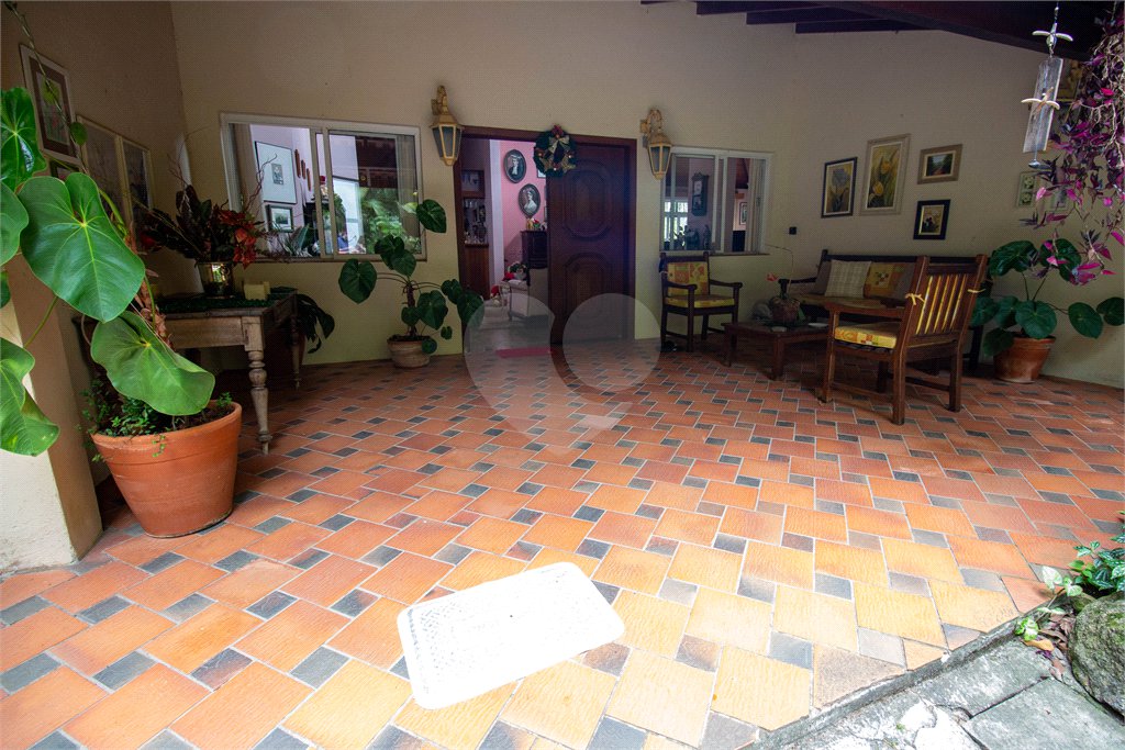 Chácara à venda com 4 quartos, sendo 2 suítes, em Vila Santa Rita, São Roque, SP