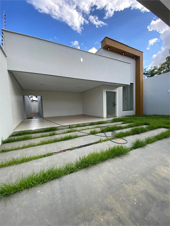 Casa à venda com 3 quartos, sendo 1 suíte,  em Jardim Iracema, Balsas, MA