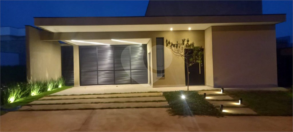 Casa à venda com 3 quartos, sendo 1 suíte, no condomínio Lagos D Icaraí, Salto - SP