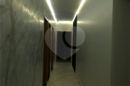 Sobrado à venda com 4 quartos, sendo 2 suítes,  no Centro, Joanópolis, SP