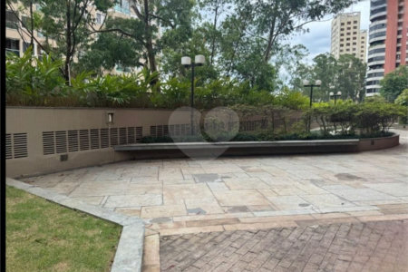 Apartamento à venda ou para alugar com 3 quartos, sendo 1 suíte, em Vila Andrade, São Paulo, SP