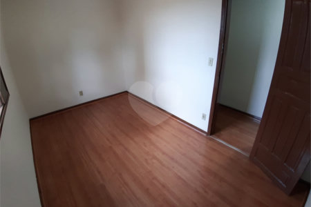 Casa à venda com 3 quartos, sendo 1 suíte,  em Vila Gomes, São Paulo, SP
