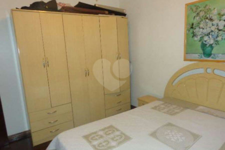 Sobrado à venda com 3 quartos, sendo 1 suíte, em Parque Ipê, São Paulo, SP