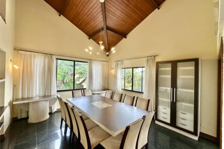 Casa à venda com 4 suítes no condomínio San Diego Park, Cotia - SP