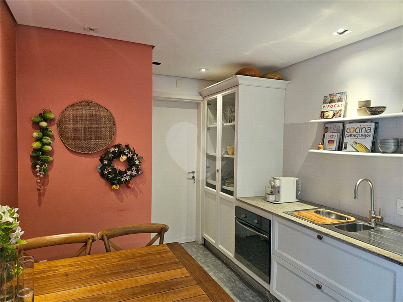 Casa à venda com 4 quartos, sendo 2 suítes,  no condomínio Villa Luxis, São Paulo - SP