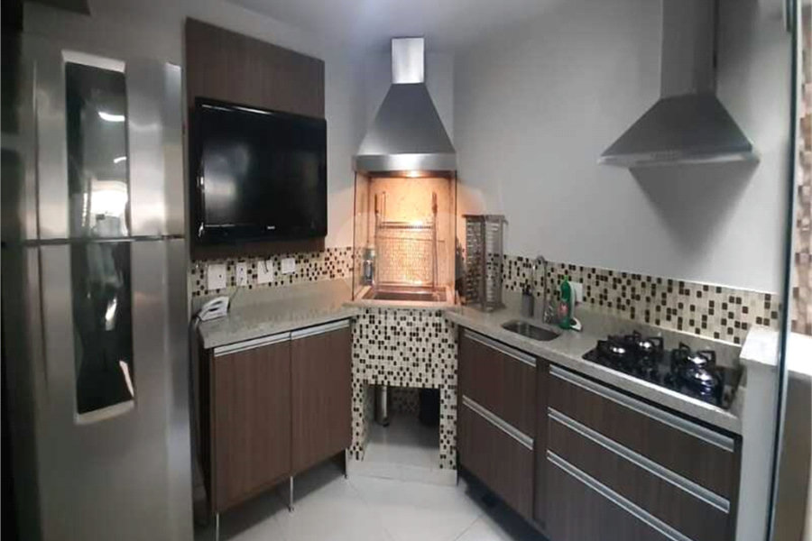 Casa à venda com 4 quartos, sendo 2 suítes, no condomínio Florada da Serra, São Paulo - SP