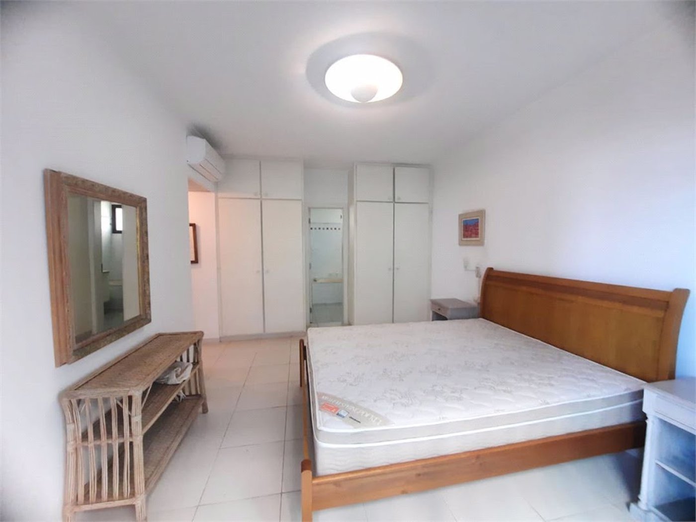 Apartamento Residencial à venda, Pitangueiras, Guarujá - AP0136.