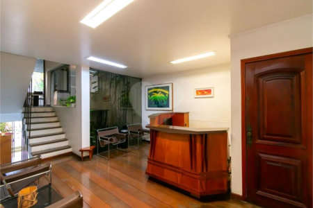 Casa à venda com 8 quartos, sendo 2 suítes, em Indianópolis, São Paulo, SP