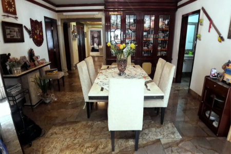 Casa à venda com 5 quartos, sendo 3 suítes, em Butantã, São Paulo, SP