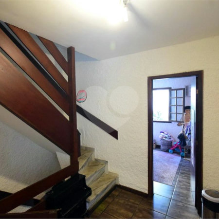 Casa à venda com 5 quartos, sendo 1 suíte, no condomínio Vivendas, Rio de Janeiro - RJ