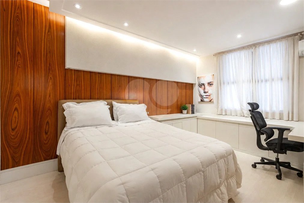 Casa à venda com 5 quartos, sendo 3 suítes, em Jardim Guedala, São Paulo, SP