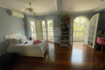 Casa em condomínio à venda ou para alugar com 4 quartos, sendo 3 suítes,  em Jardim Panorama, São Paulo, SP