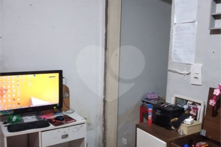 Casa à venda com 4 quartos, sendo 1 suíte, em Jardim das Palmas, São Paulo, SP