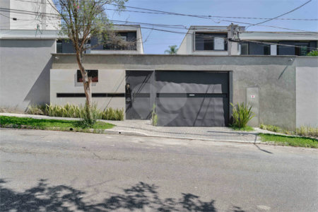 Casa à venda com 4 suítes no condomínio Edifício Jade, São Paulo - SP