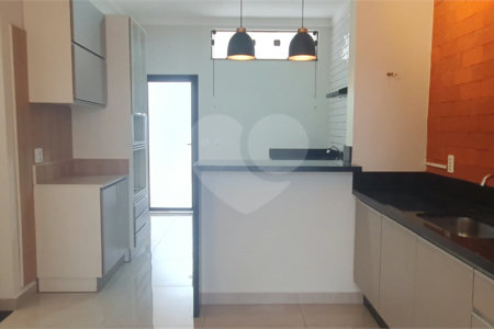 Casa à venda com 3 quartos, sendo 1 suíte,  no condomínio Reserva das Paineiras, Itapetininga - SP