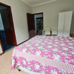 Casa à venda com 4 quartos, sendo 2 suítes,  em Country Residencial Felix, Bom Jesus dos Perdões, SP