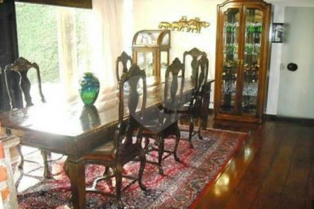 Sobrado à venda com 4 quartos, sendo 3 suítes,  em Alto da Boa Vista, São Paulo, SP