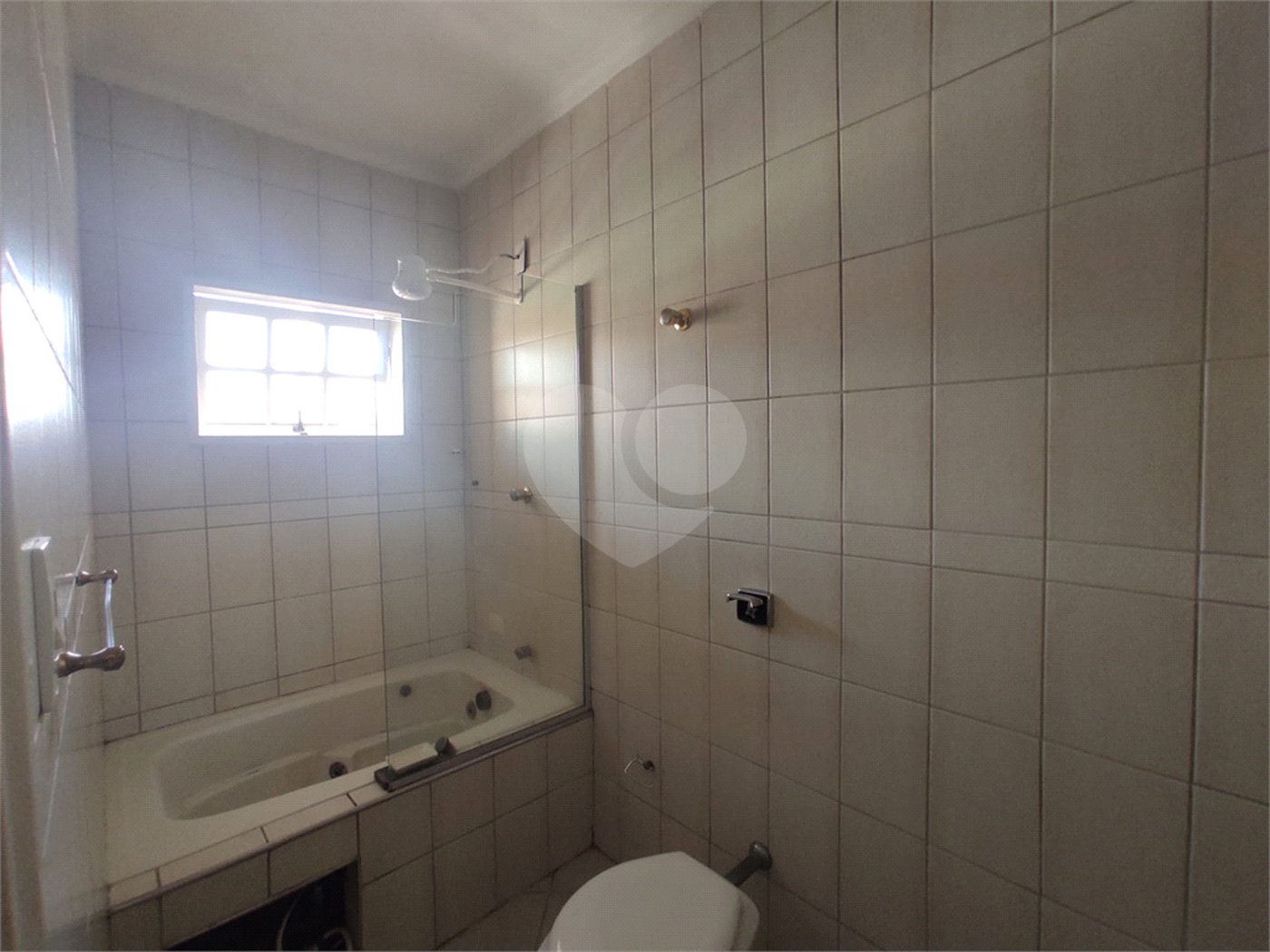 Sobrado à venda com 3 quartos, sendo 1 suíte,  em Jardim Morumbi, Sorocaba, SP