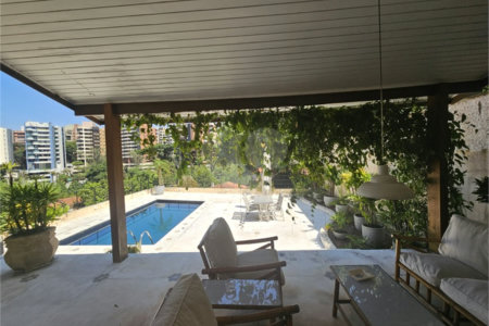 Casa à venda com 3 suítes em Jardim Vitória Régia, São Paulo, SP