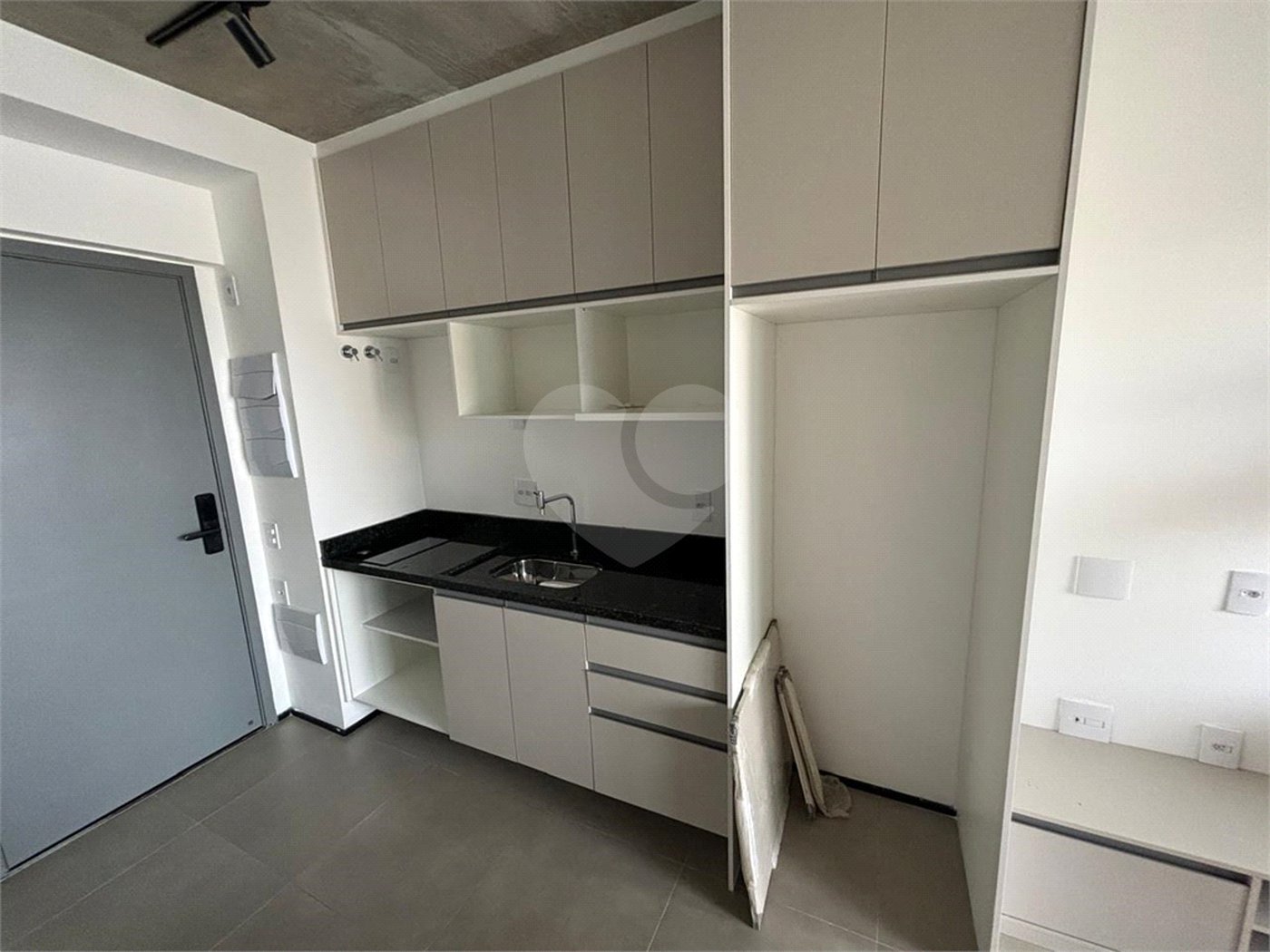 Apartamento à venda com 1 suíte em Cerqueira César, São Paulo, SP