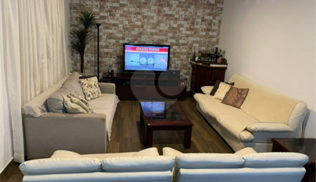 Sobrado à venda com 5 quartos, sendo 1 suíte,  em Alto da Boa Vista, São Paulo, SP