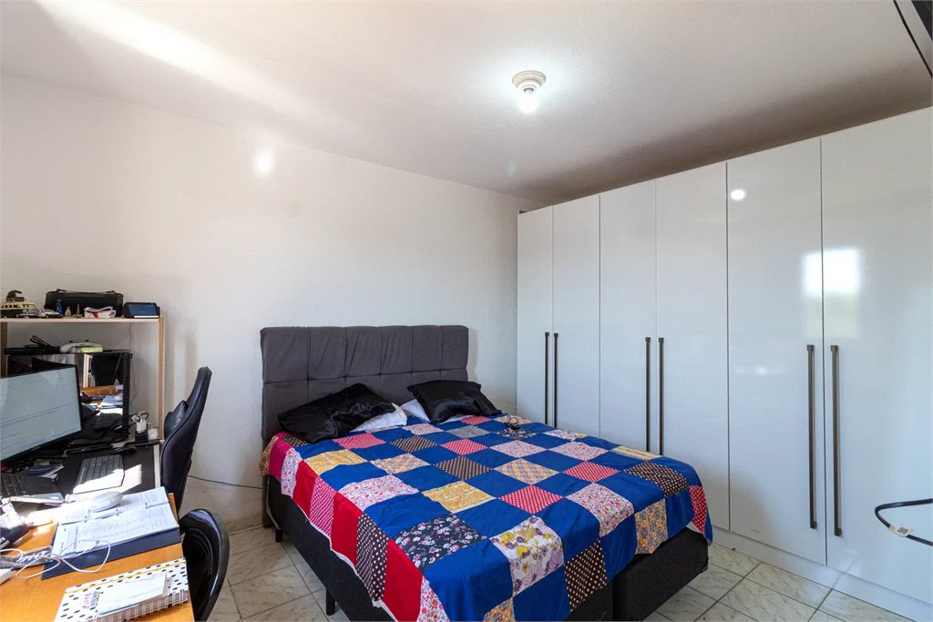 Casa à venda com 3 quartos, sendo 1 suíte, em Jardim Paris, São Paulo, SP