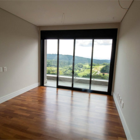 Casa à venda com 5 quartos, sendo 4 suítes, em Vila Darcy Penteado (mailasqui), São Roque, SP