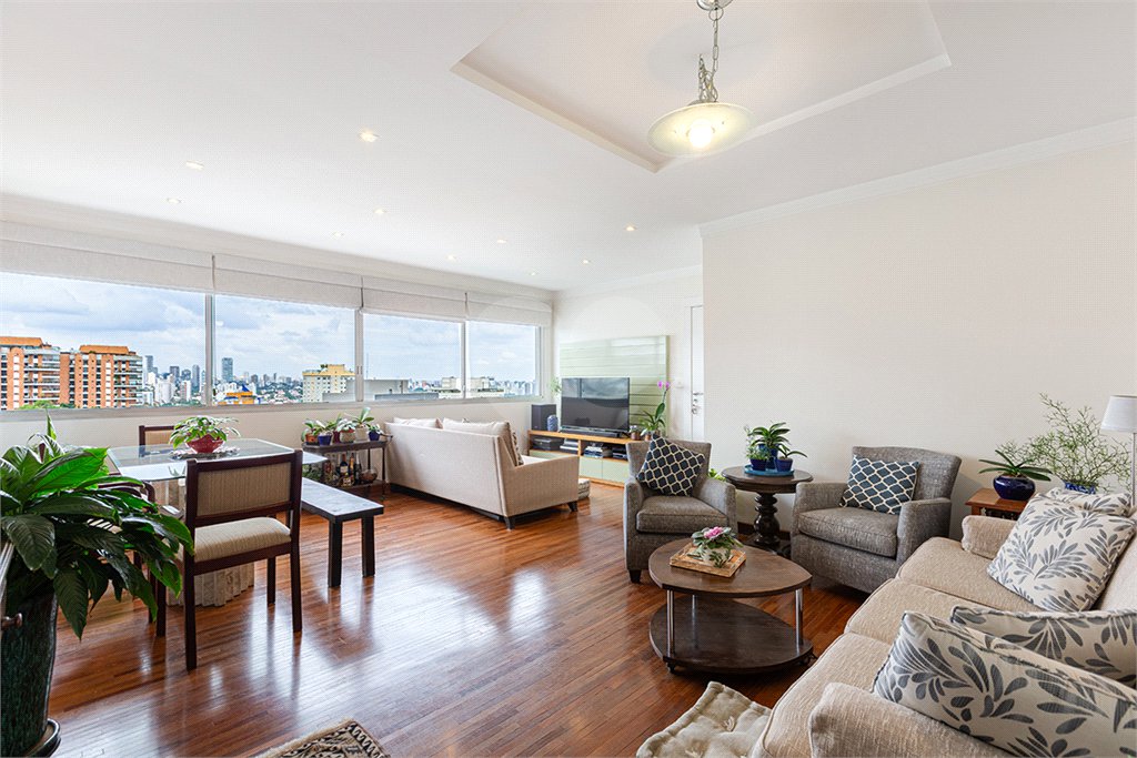 Apartamento à venda com 3 quartos, sendo 2 suítes, em Alto da Lapa, São Paulo, SP