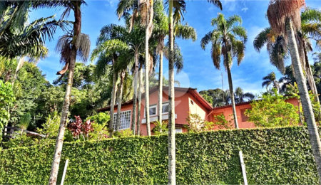 Casa à venda com 6 quartos, sendo 2 suítes,  no condomínio Associação Reserva das Hortênsias, Mairiporã - SP