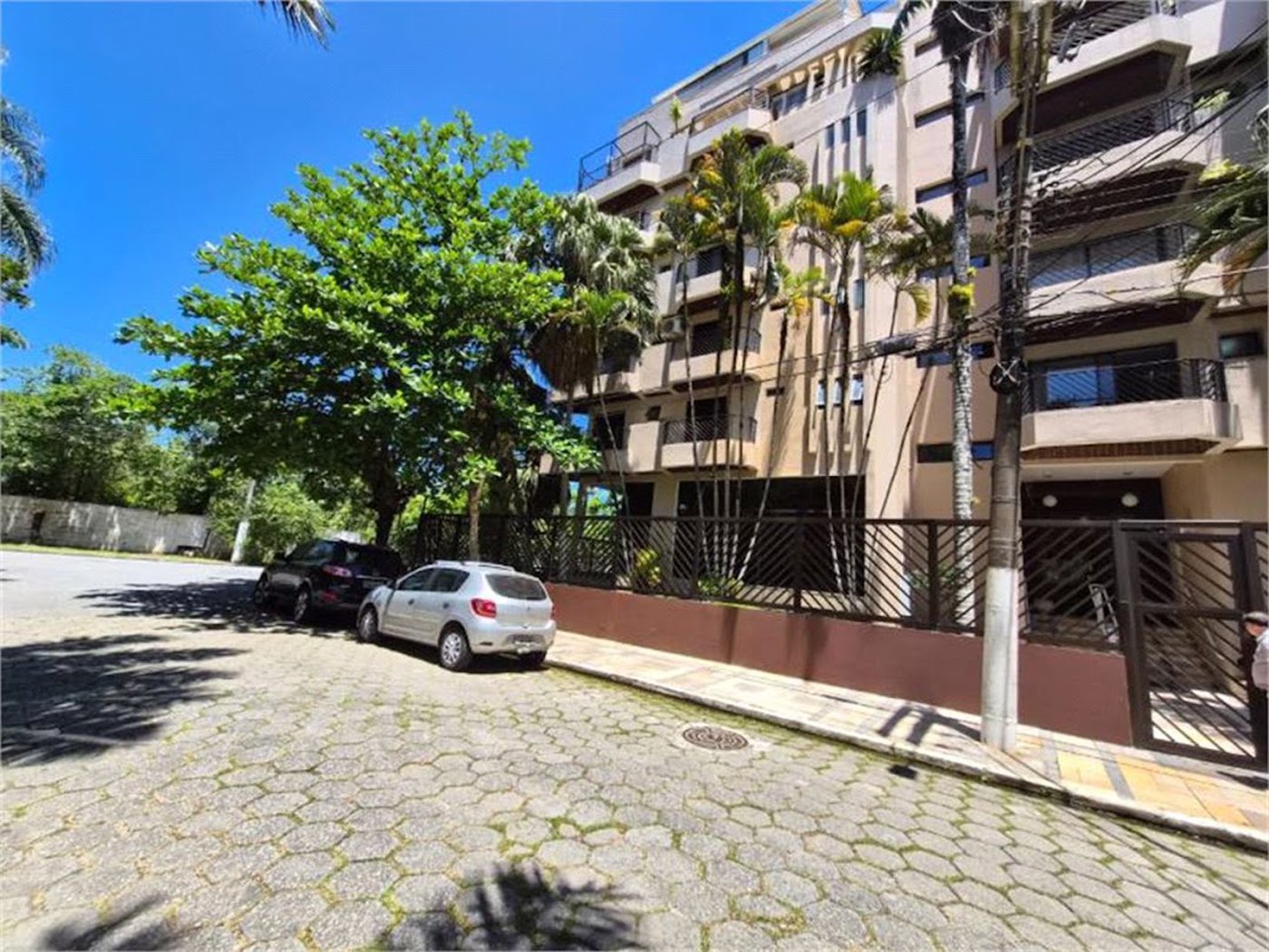 Apartamento Residencial à venda, Loteamento João Batista Julião, Guarujá - AP1261.