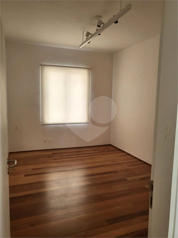 Sobrado à venda ou para alugar com 3 quartos, sendo 1 suíte, em Água Branca, São Paulo, SP