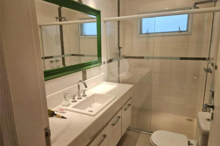 Sobrado à venda com 4 quartos, sendo 2 suítes, em Brooklin Paulista, São Paulo, SP