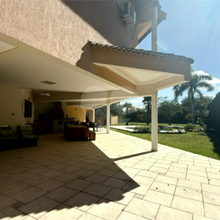 Casa à venda com 4 suítes no condomínio Parque Village Castelo, Itu - SP