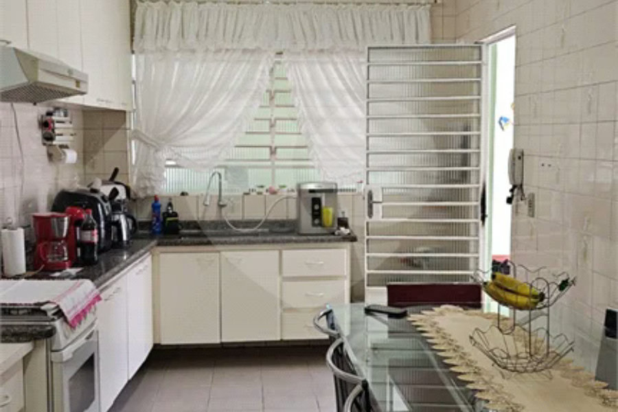Casa à venda com 3 quartos, sendo 1 suíte, em Jaraguá, São Paulo, SP
