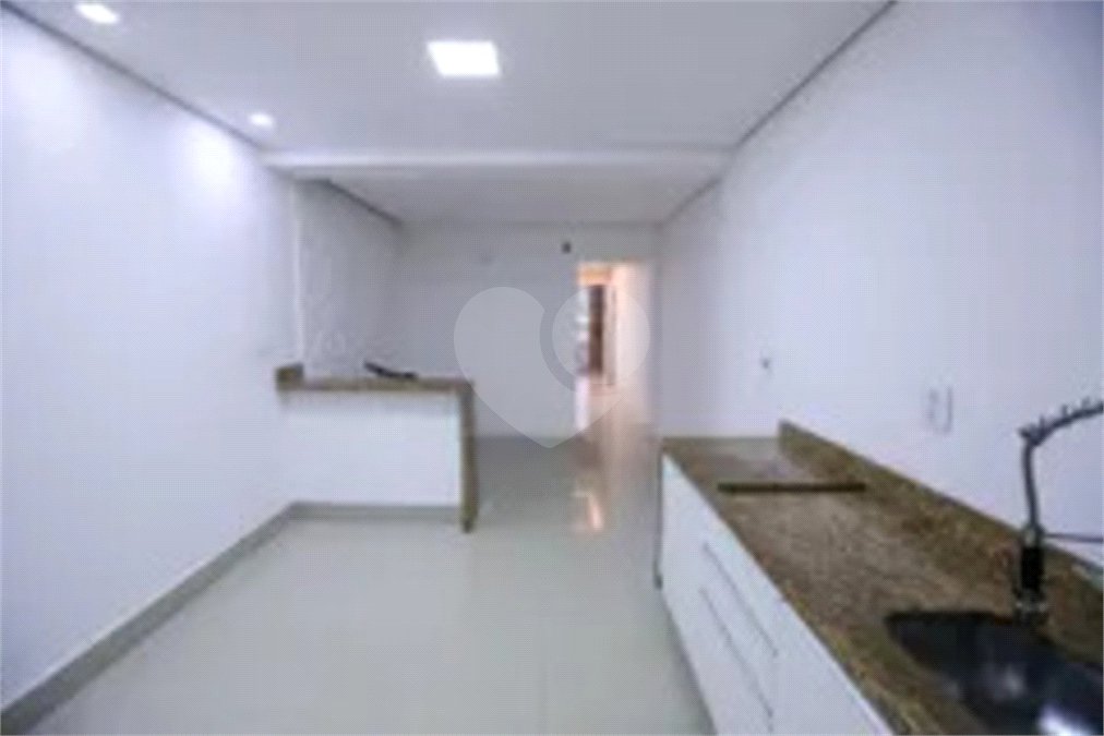 Casa à venda com 3 suítes em Jardim Santo Elias, São Paulo, SP