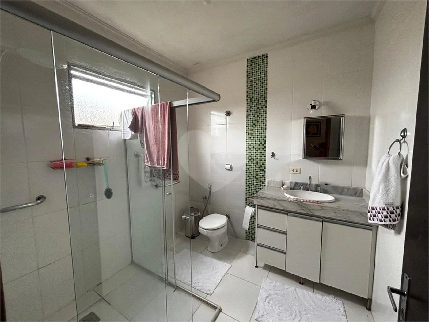 Casa à venda com 4 quartos, sendo 2 suítes, no condomínio Zuleika Jabour, Salto - SP