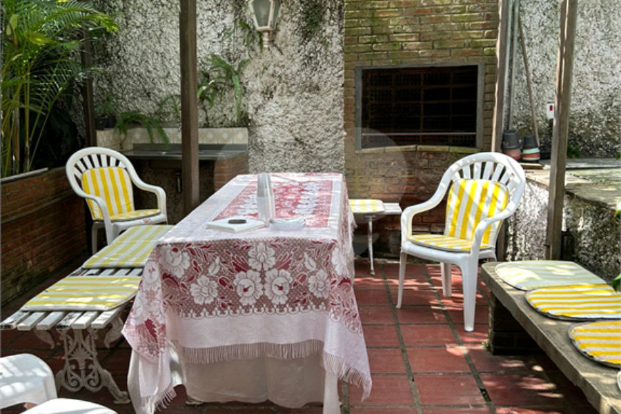 Sobrado à venda com 5 quartos, sendo 1 suíte,  em Jardim São Bento, São Paulo, SP