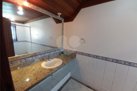 Casa à venda com 4 quartos, sendo 3 suítes,  em Geribá, Armação dos Búzios, RJ