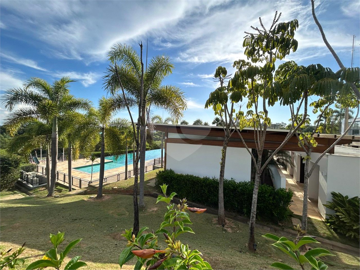 Casa à venda com 3 suítes no condomínio Alphaville Castelo, Itu - SP