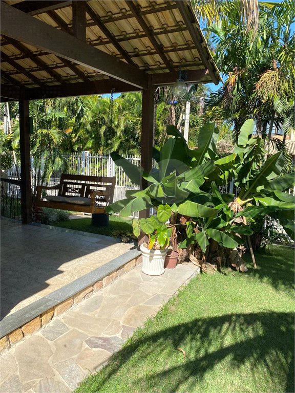 Casa em condomínio à venda com 3 quartos, sendo 2 suítes, em Caravelas, Armação dos Búzios, RJ