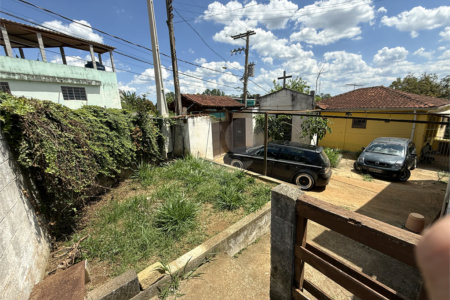 Chácara à venda com 3 quartos em Parque das Varinhas, Mogi das Cruzes, SP