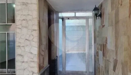 Sobrado à venda com 3 quartos, sendo 1 suíte, em Vila Zat, São Paulo, SP