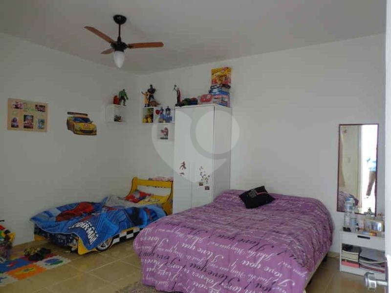 Casa à venda com 3 quartos, sendo 1 suíte,  em Jardim Londrina, São Paulo, SP