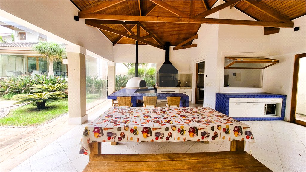 Casa à venda ou para alugar com 5 suítes em Serra da Cantareira, Mairiporã, SP