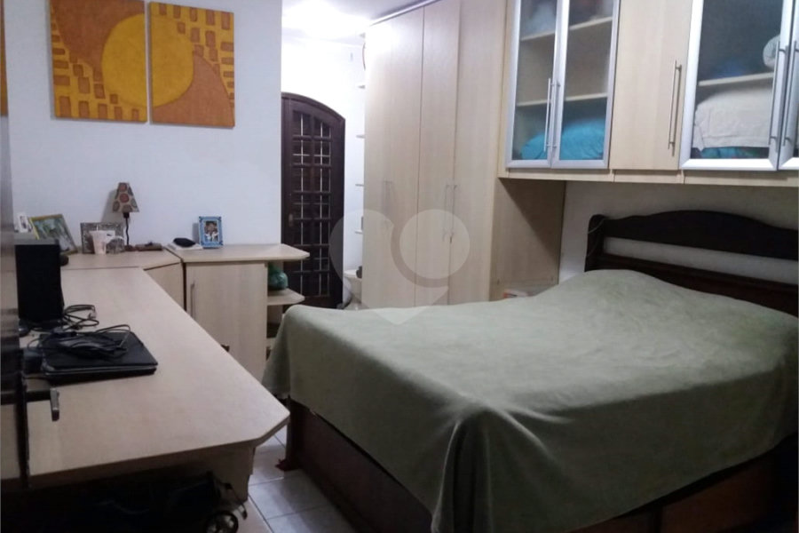 Sobrado à venda com 4 quartos, sendo 1 suíte, em Tremembé, São Paulo, SP